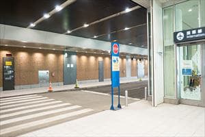 7. Go outside through the entrance near Information Counter, walk across the crosswalk, turn right and then go straight on.