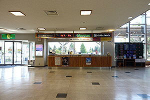 1. Make a procedure at the rental car counter in front of the Arrival Gate.