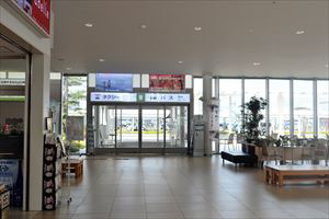 1. Go out from the Arrival Gate to the exit in front.