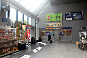 3. 【For Domestic Flights】 After going straight, you can find the rental car counter.