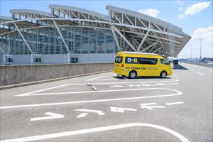 6. At the bus stop near the police station, the shuttle buses depart to the rental car offices.