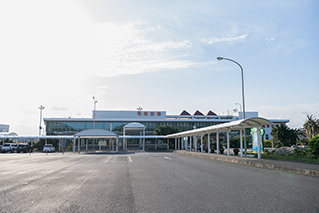 奄美空港の外観写真2