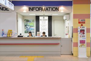 2. Ask the Information Counter to contact the rental car office or call the rental car office by phone to make a transfer request.