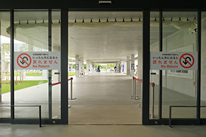 1. [For domestic flights] Domestic and international arrivals are located in different locations.