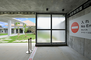 7. [For international flights] Domestic and international arrivals are located in different locations.