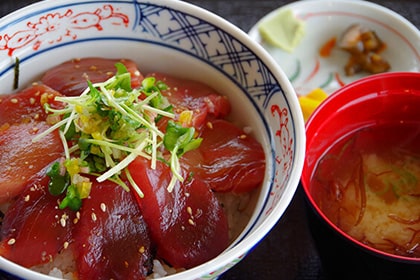 本マグロ漬け丼