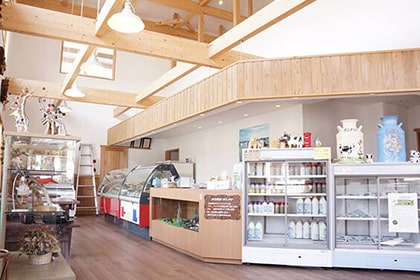 元山牧場直営店ELFIN(エルフィン)の内観