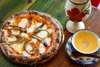 やちむん&カフェぐんじょう