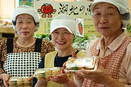 小鮎の天ぷらと店員